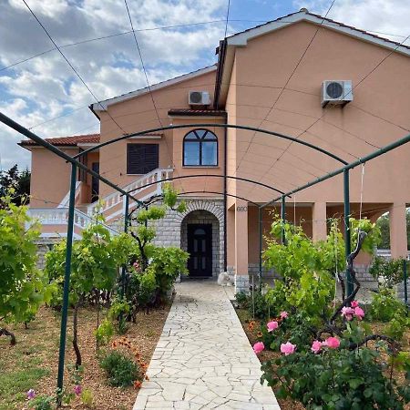Mira Apartment Barbat na Rabu Екстериор снимка